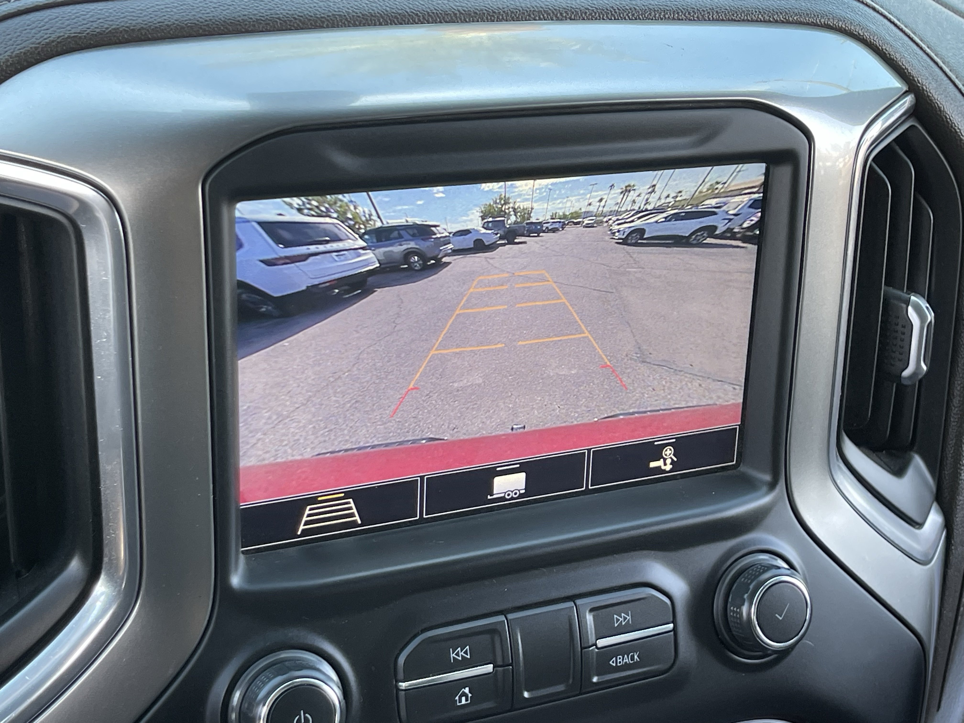 Used 2020 Chevrolet Silverado 1500 LTZ AWD/4WD image 30