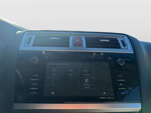 Used 2017 Subaru Outback 2.5i Premium image 23