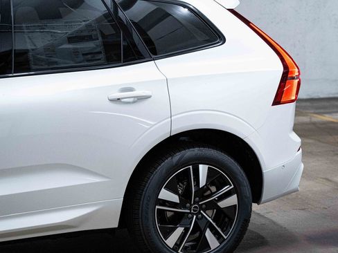 New 2026 Volvo XC60 B5 Plus w/ Climate Package image 4
