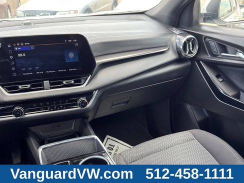 Used 2026 Chevrolet Equinox LT AWD/4WD image 30