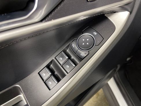 Used 2021 Ford Explorer XLT image 18