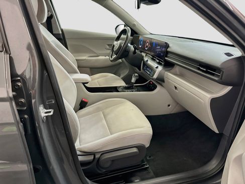 Used 2025 Hyundai Kona SEL AWD/4WD image 32