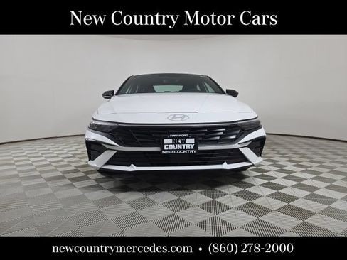 Used 2026 Hyundai Elantra SEL Sport Premium FWD image 2
