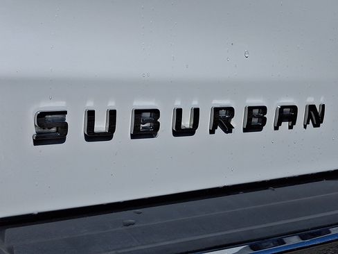Used 2019 Chevrolet Suburban Premier AWD/4WD image 30