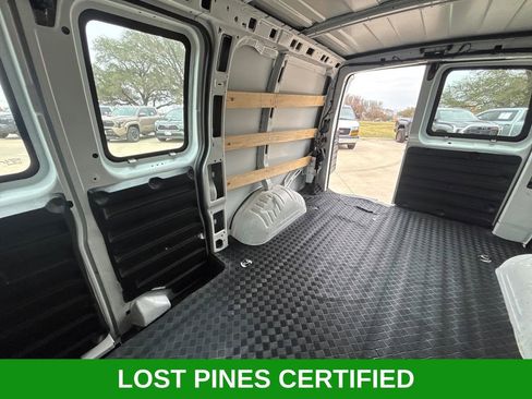 Used 2024 GMC Savana 2500 Work Van w/ Driver Convenience Package image 18