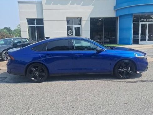 Used 2023 Honda Accord Sport image 1