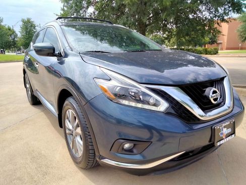 Used 2018 Nissan Murano SV FWD image 3