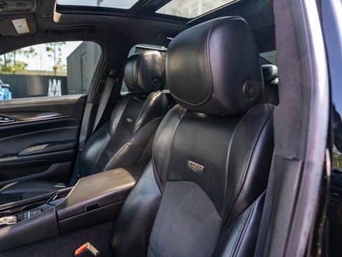 Used 2019 Cadillac CTS V w/ Luxury Package RWD image 17