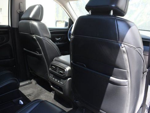 Used 2025 Honda Pilot Touring image 28