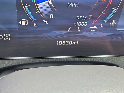 Certified 2025 Chevrolet Traverse LT w/ Sun and Wheel Package AWD/4WD image 13