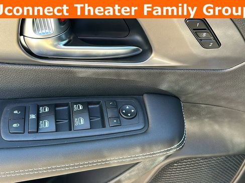 New 2026 Chrysler Pacifica Select image 12