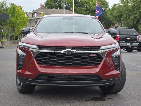 Used 2024 Chevrolet Trax RS FWD image 15