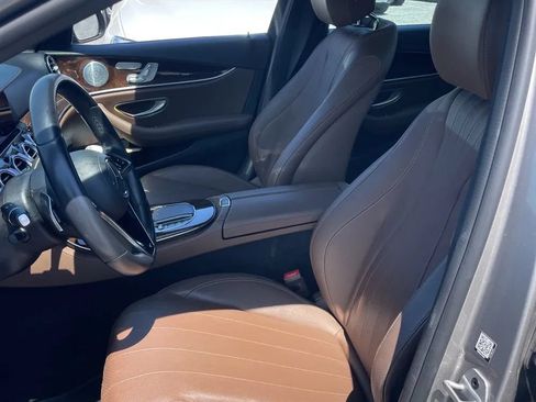 Used 2021 Mercedes-Benz E 350 4MATIC Sedan image 2