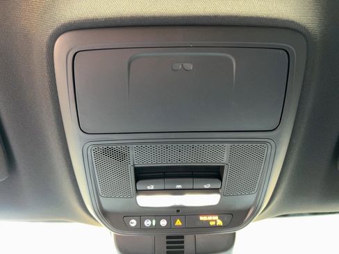 Used 2026 GMC Acadia Elevation w/ Elevation Premium Package image 23