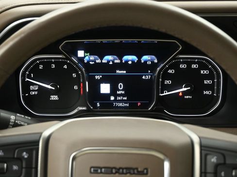Used 2021 GMC Yukon Denali w/ Denali Premium Package RWD image 9