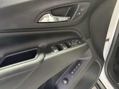 Used 2020 Chevrolet Equinox Premier AWD/4WD image 16