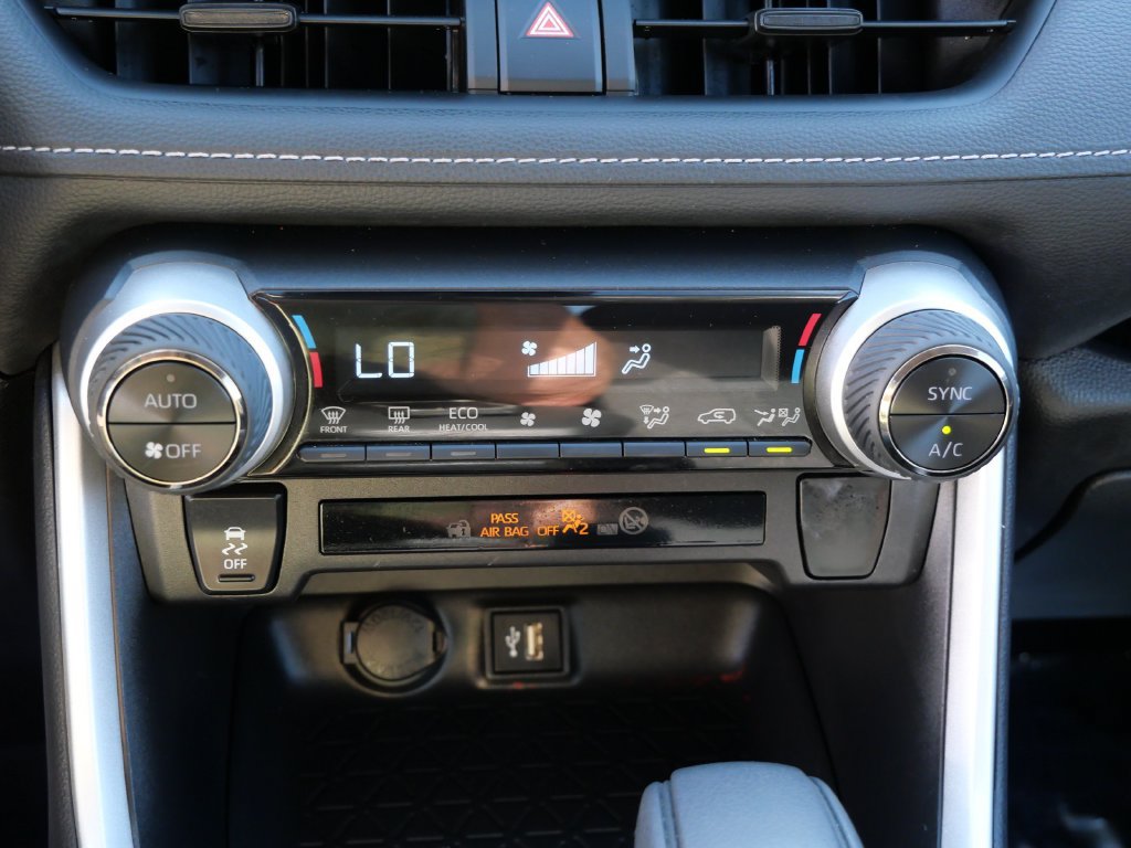 Certified 2025 Toyota RAV4 LE AWD/4WD image 19
