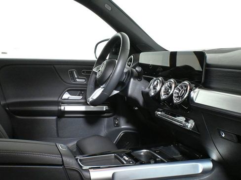 Certified 2026 Mercedes-Benz GLB 250 GLB 250 image 32