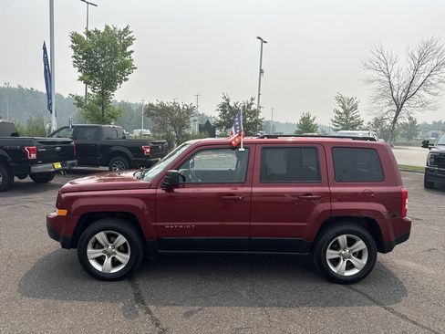 Used 2014 Jeep Patriot Latitude AWD/4WD image 11