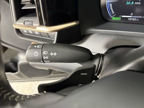 Used 2025 Toyota Crown Signia image 15