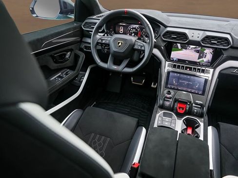 Used 2024 Lamborghini Urus Performante image 32