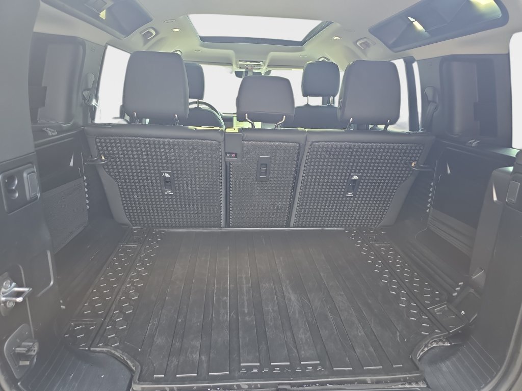 Certified 2025 Land Rover Defender 110 S AWD/4WD image 14