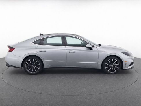 Used 2023 Hyundai Sonata Limited w/ Preferred Accessory Package FWD image 2