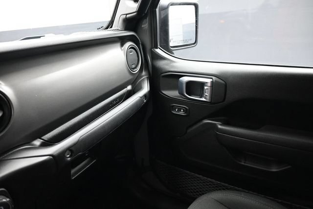 Used 2022 Jeep Gladiator Sport AWD/4WD image 10
