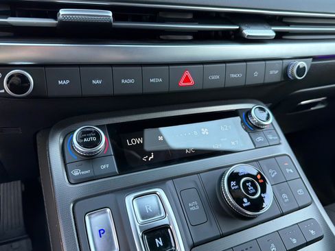 Certified 2025 Hyundai Palisade Calligraphy AWD/4WD image 32