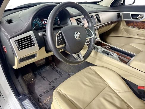 Used 2012 Jaguar XF image 9