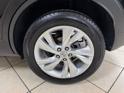 Used 2025 Buick Encore GX Preferred FWD image 21