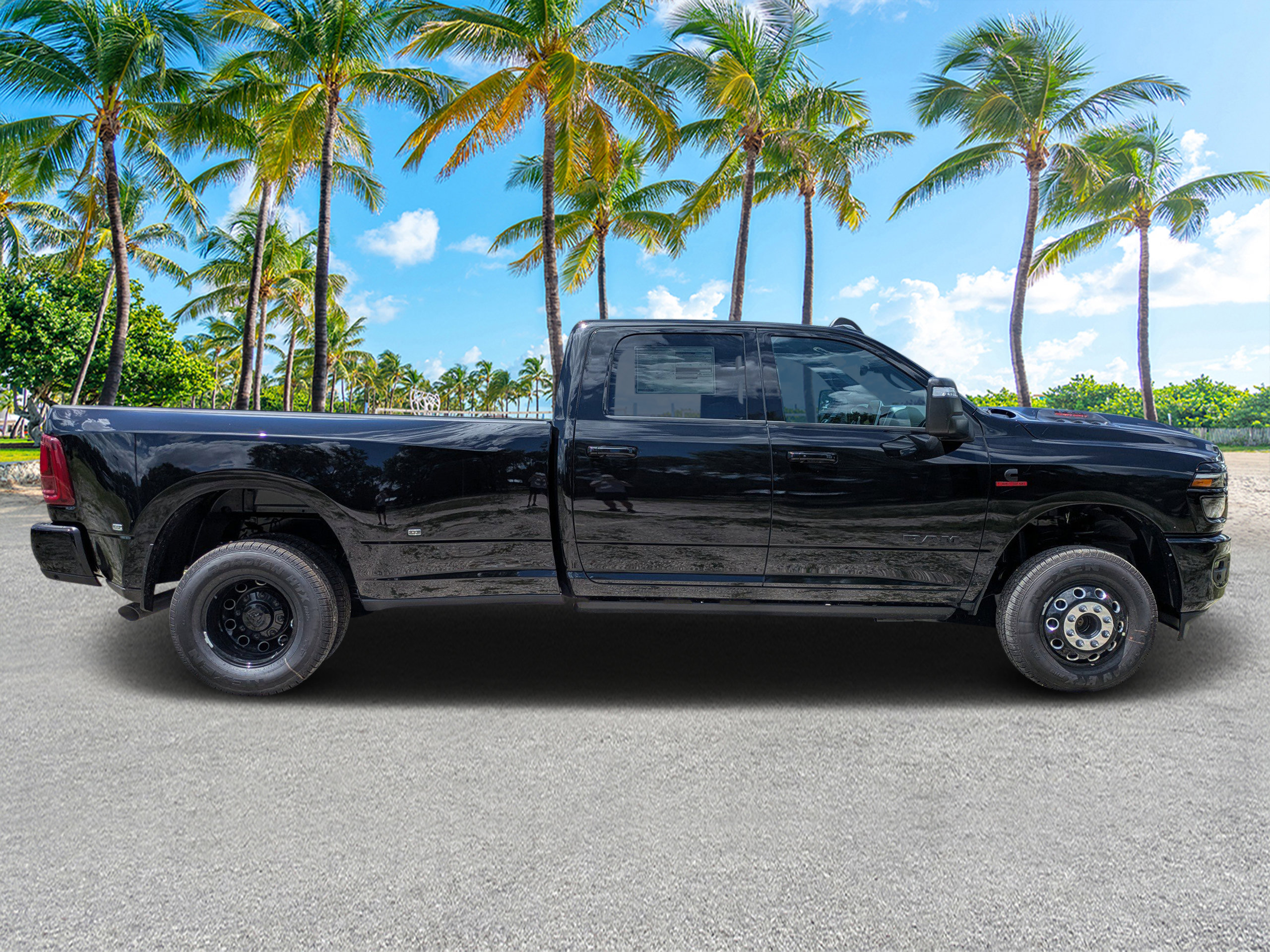 New 2026 RAM 3500 Laramie AWD/4WD image 2