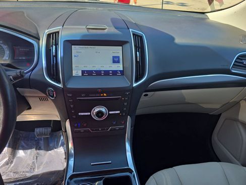Used 2019 Ford Edge Titanium w/ Equipment Group 301A AWD/4WD image 19
