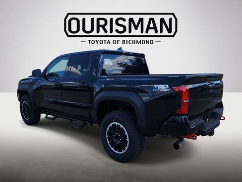 Used 2025 Toyota Tacoma TRD Sport AWD/4WD image 5