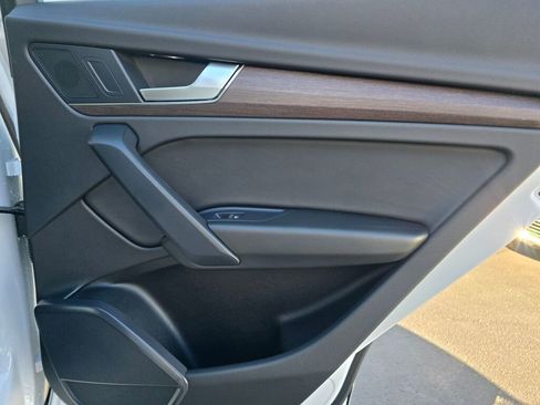 Used 2022 Audi Q5 2.0T Premium w/ Convenience Package image 25