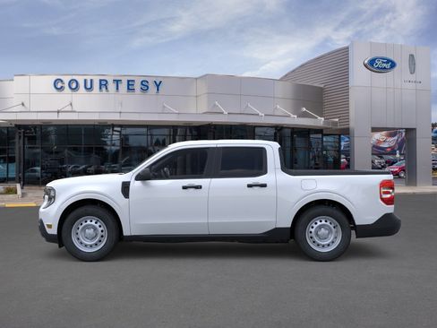 New 2025 Ford Maverick XL image 3