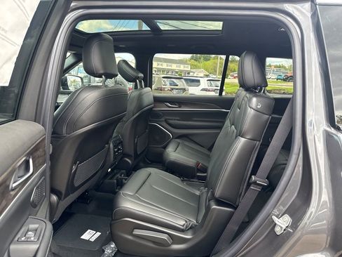 New 2026 Jeep Grand Cherokee L Limited AWD/4WD image 25