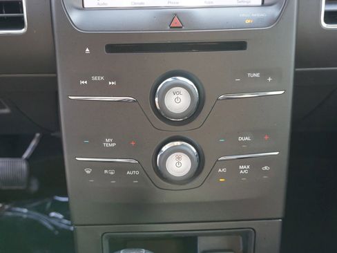 Used 2019 Ford Flex SEL image 25