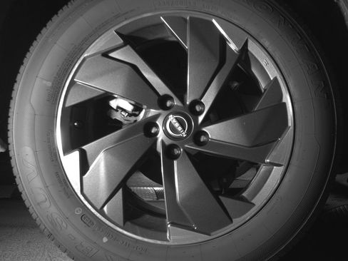 Used 2025 Nissan Rogue SV image 15