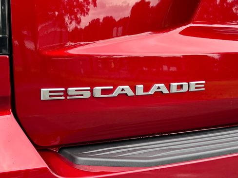 Used 2025 Cadillac Escalade Sport Platinum w/ LPO, Floor Liner Package AWD/4WD image 9