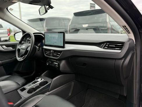 Used 2025 Ford Escape Platinum image 17