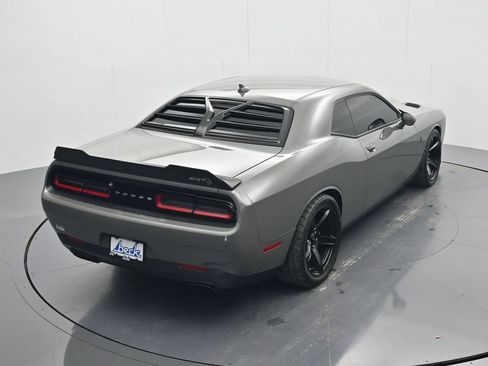 Used 2017 Dodge Challenger SRT Hellcat RWD image 33