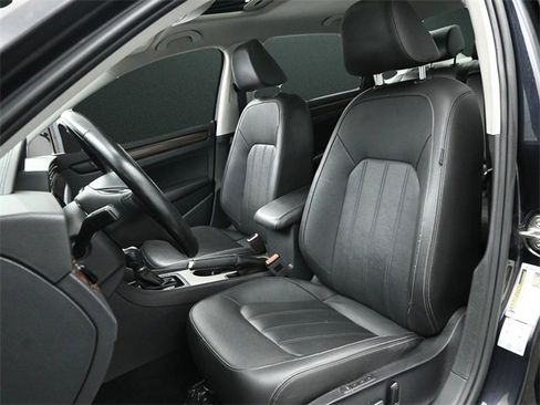 Used 2020 Volkswagen Passat 2.0T SEL image 11