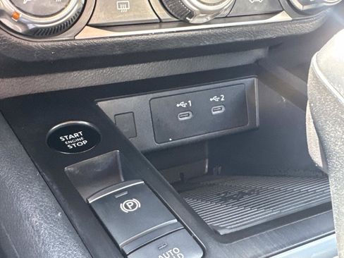 Used 2025 Nissan Kicks SV FWD image 25