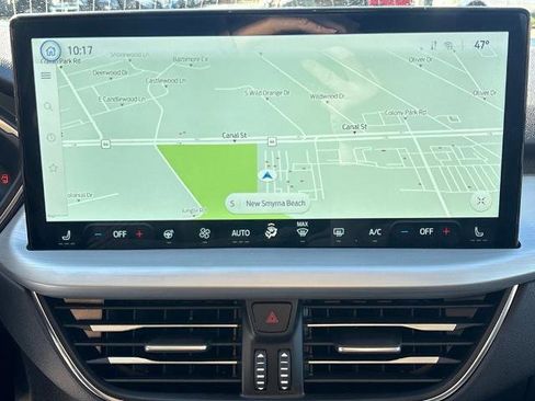 Certified 2025 Ford Escape Platinum w/ Premium Technology Package image 24