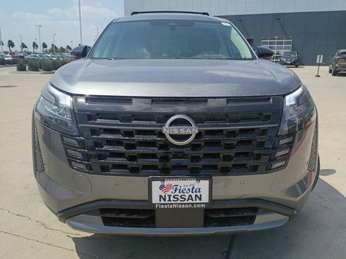 New 2026 Nissan Pathfinder Platinum image 2