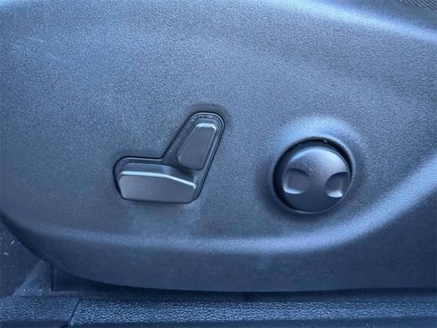 Used 2022 Jeep Cherokee Limited image 14