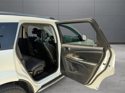 Used 2018 Dodge Journey Crossroad AWD/4WD image 19