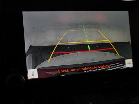 Used 2025 Toyota RAV4 XLE w/ Convenience Package image 30