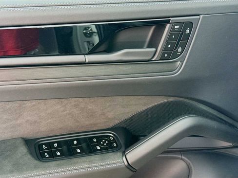 New 2026 Porsche Cayenne GTS image 14